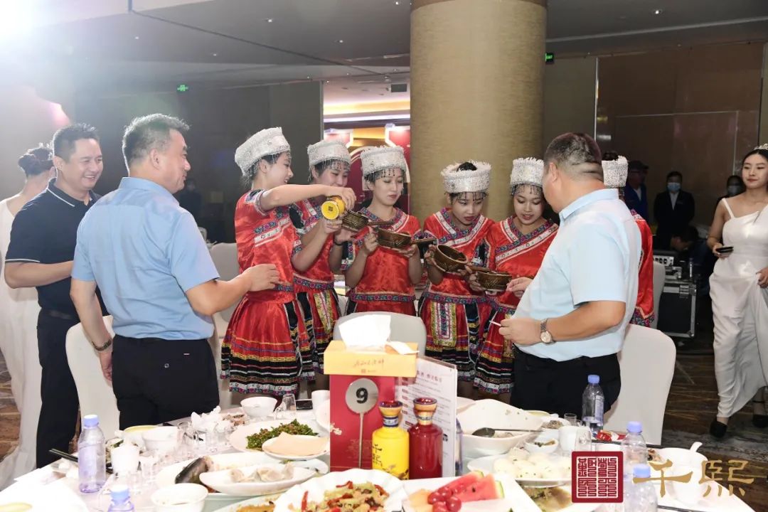 “千熙酱香·醉美中秋”——千熙酱酒临沂、潍坊、济南客户中秋答谢晚宴圆满落幕！(图16)